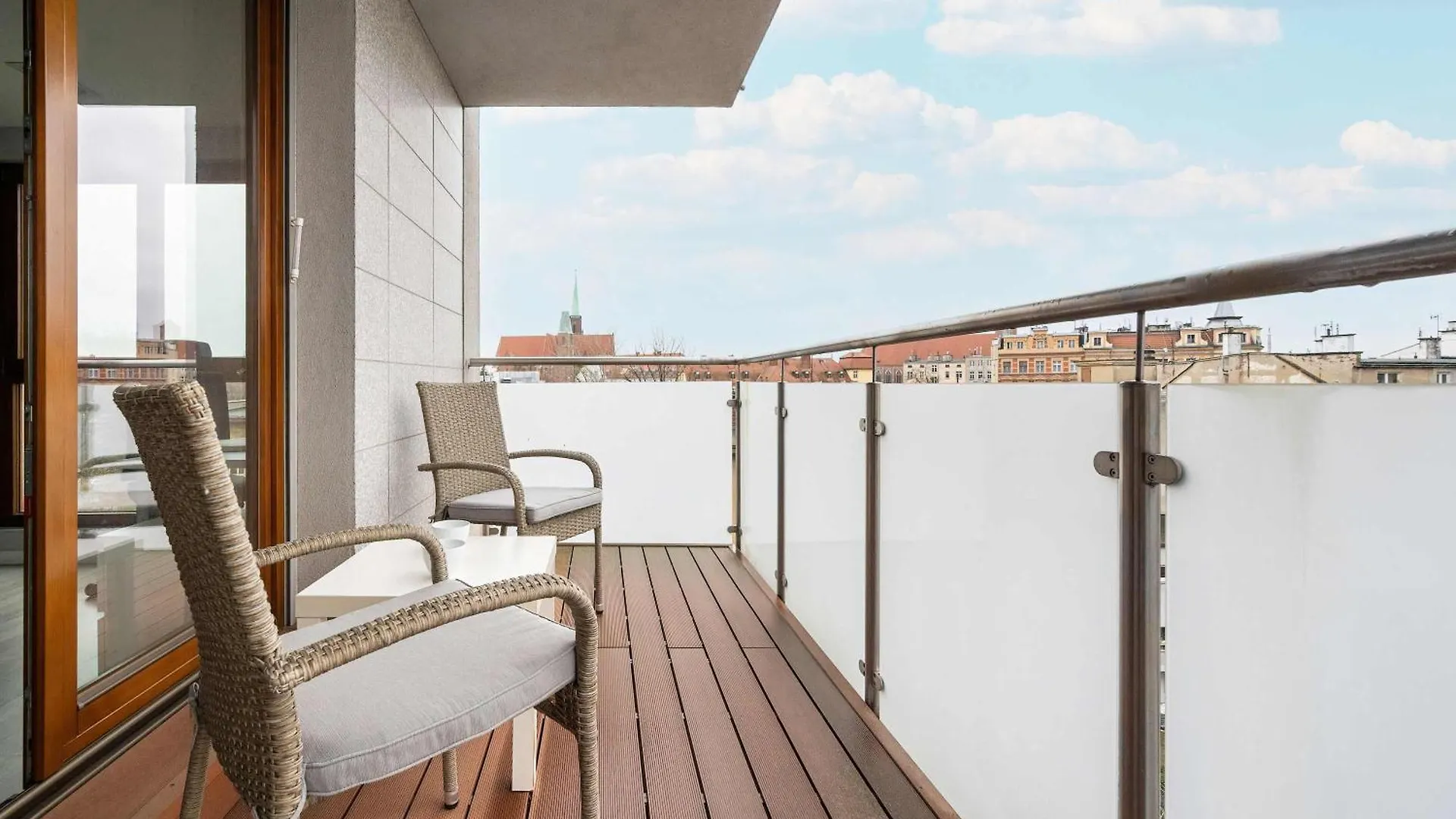 Lägenhet Nowoczesny Apartament Blisko Rzeki We Wroclawiu Z Biurkiem I Parkingiem By Noclegi Renters Polen