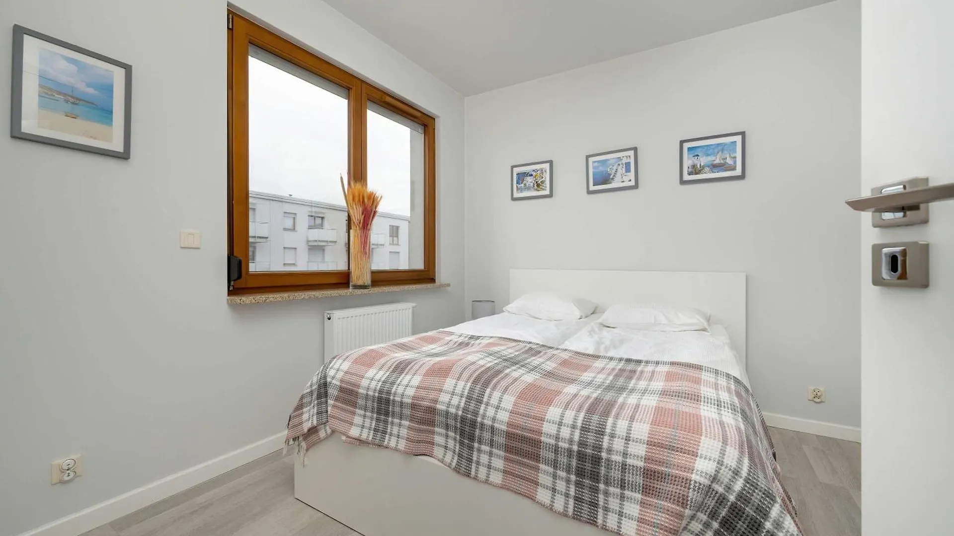 Nowoczesny Apartament Blisko Rzeki We Wroclawiu Z Biurkiem I Parkingiem By Noclegi Renters Lägenhet